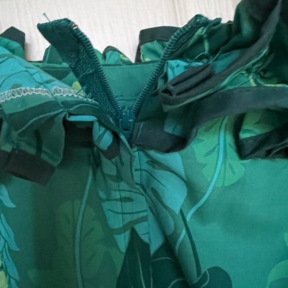 Aqua-green off-the-shoulder Carol Bennett muʻumuʻu (M) - Picture 8 of 8